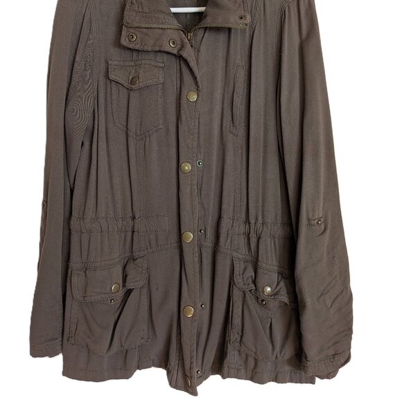 Lightweight Jacket - Picture 2 of 11